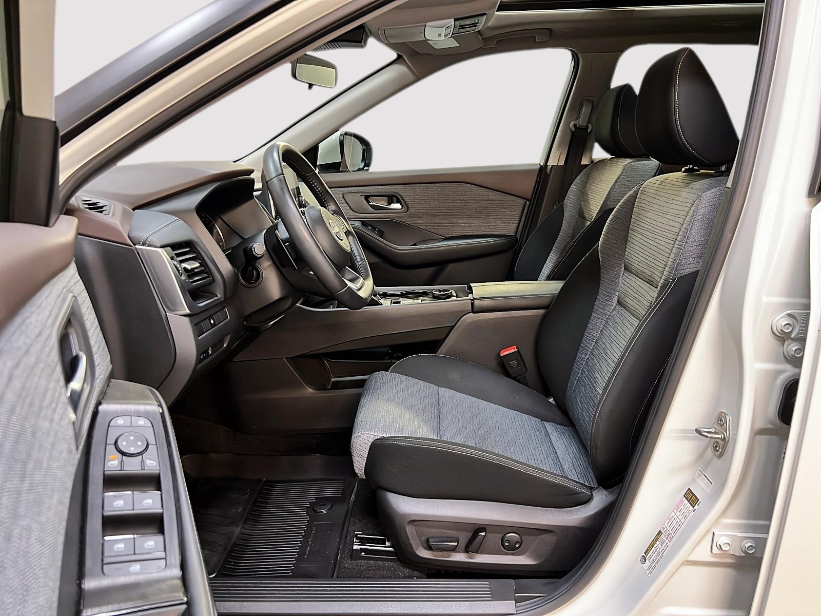 Nissan Rogue SV TOIT PANO 4RM 2023 — photo 7