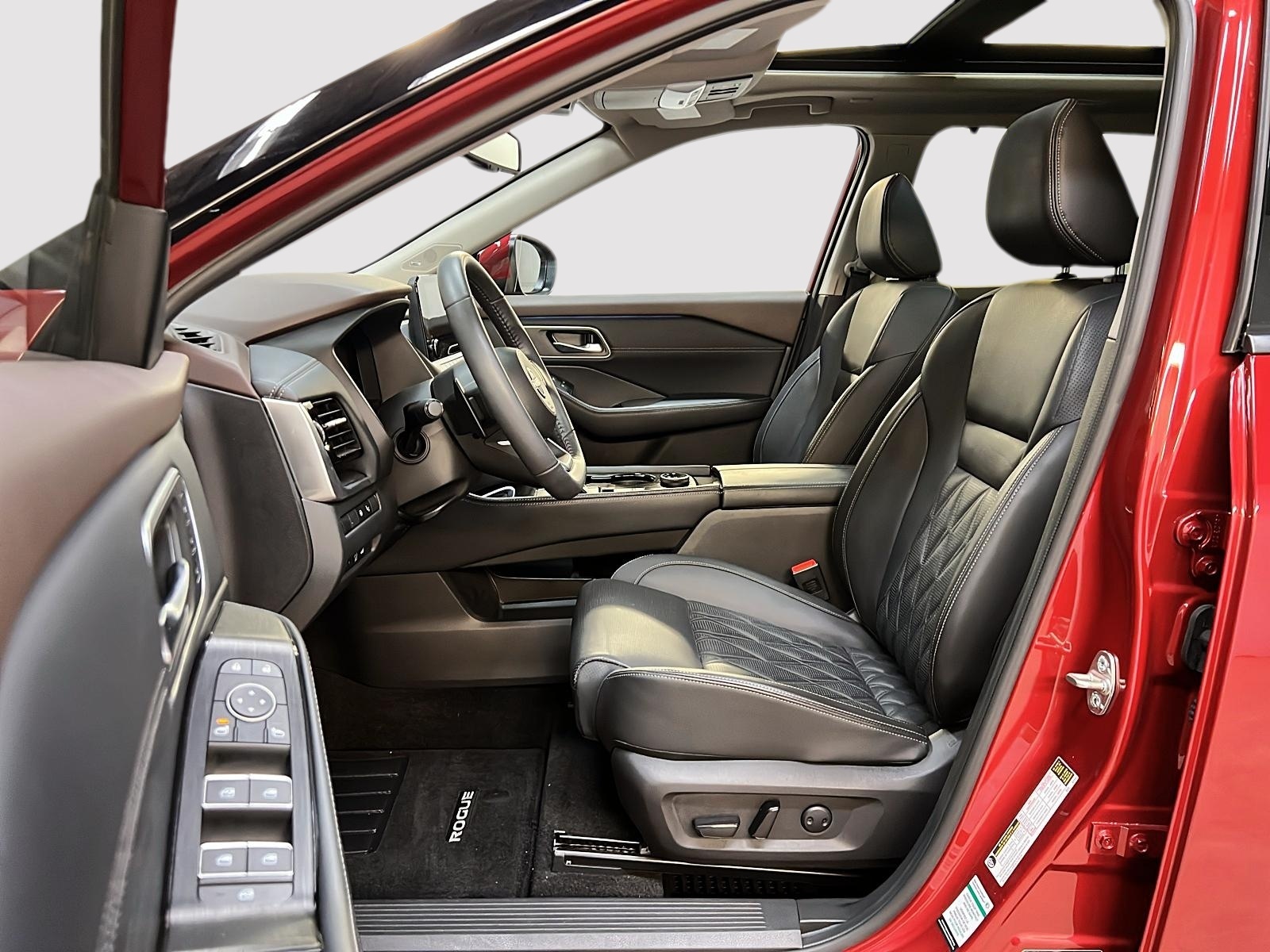 Nissan Rogue PLATINUM CUIR TOIT PANO NAV 4RM 2023 — photo 7