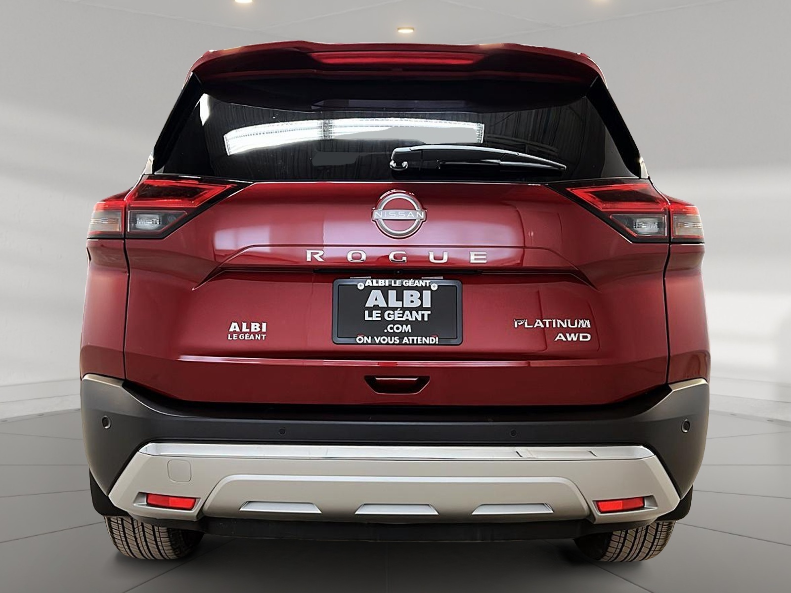 Nissan Rogue PLATINUM CUIR TOIT PANO NAV 4RM 2023 — photo 5