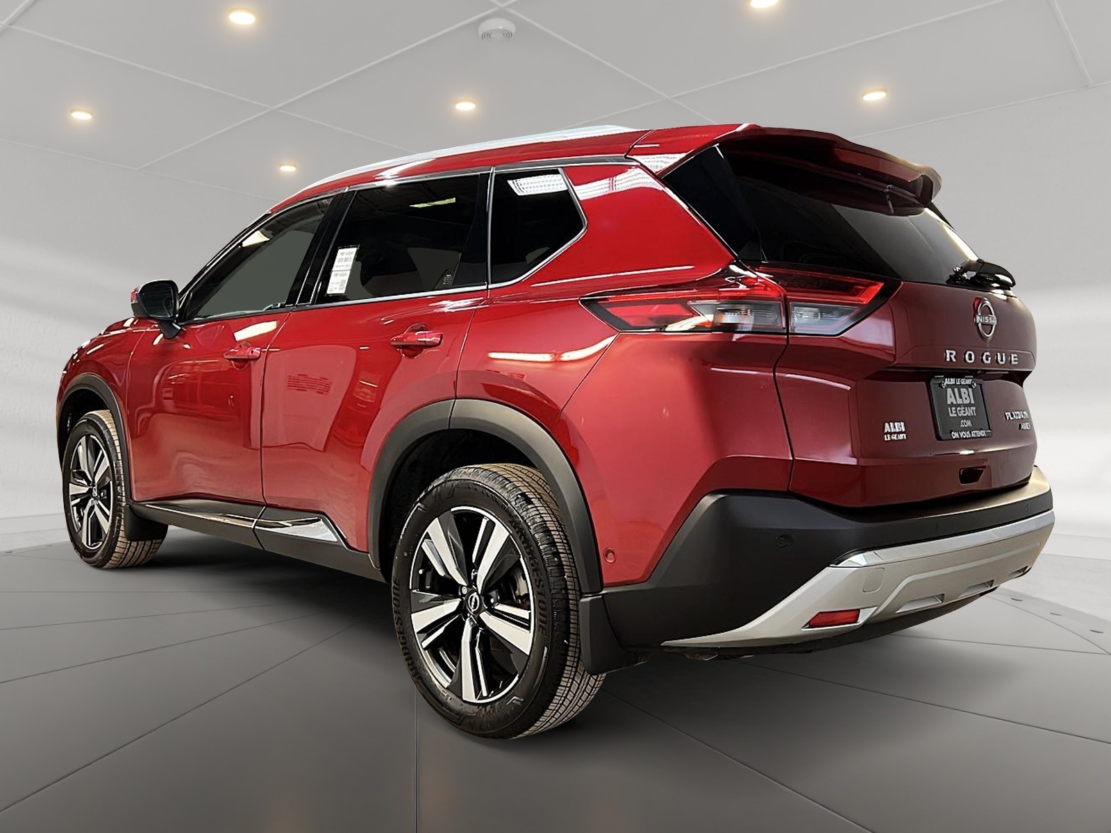 Nissan Rogue PLATINUM CUIR TOIT PANO NAV 4RM 2023 — photo 6