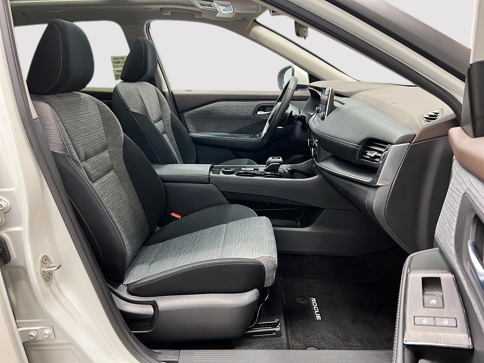 Nissan Rogue SV TOIT PANO 4RM 2023 — photo 8