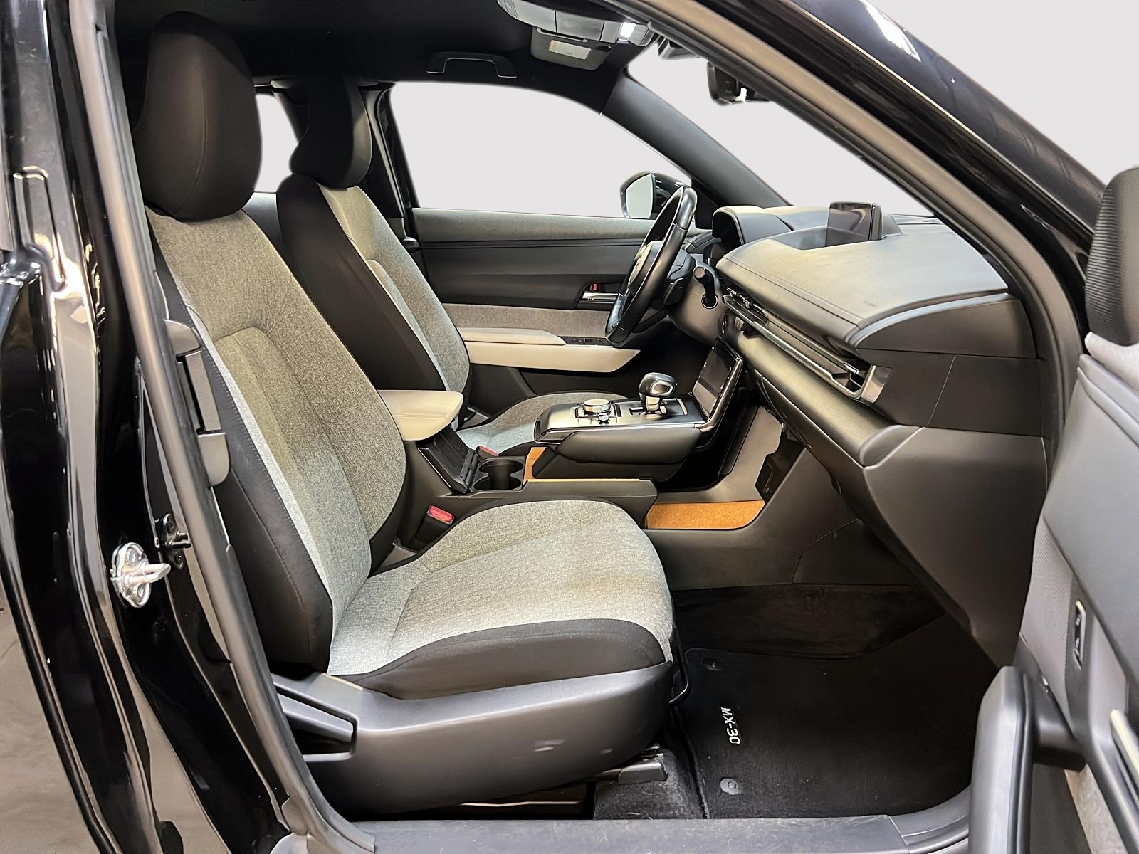 Mazda MX-30 GS NAV 2022 — photo 8