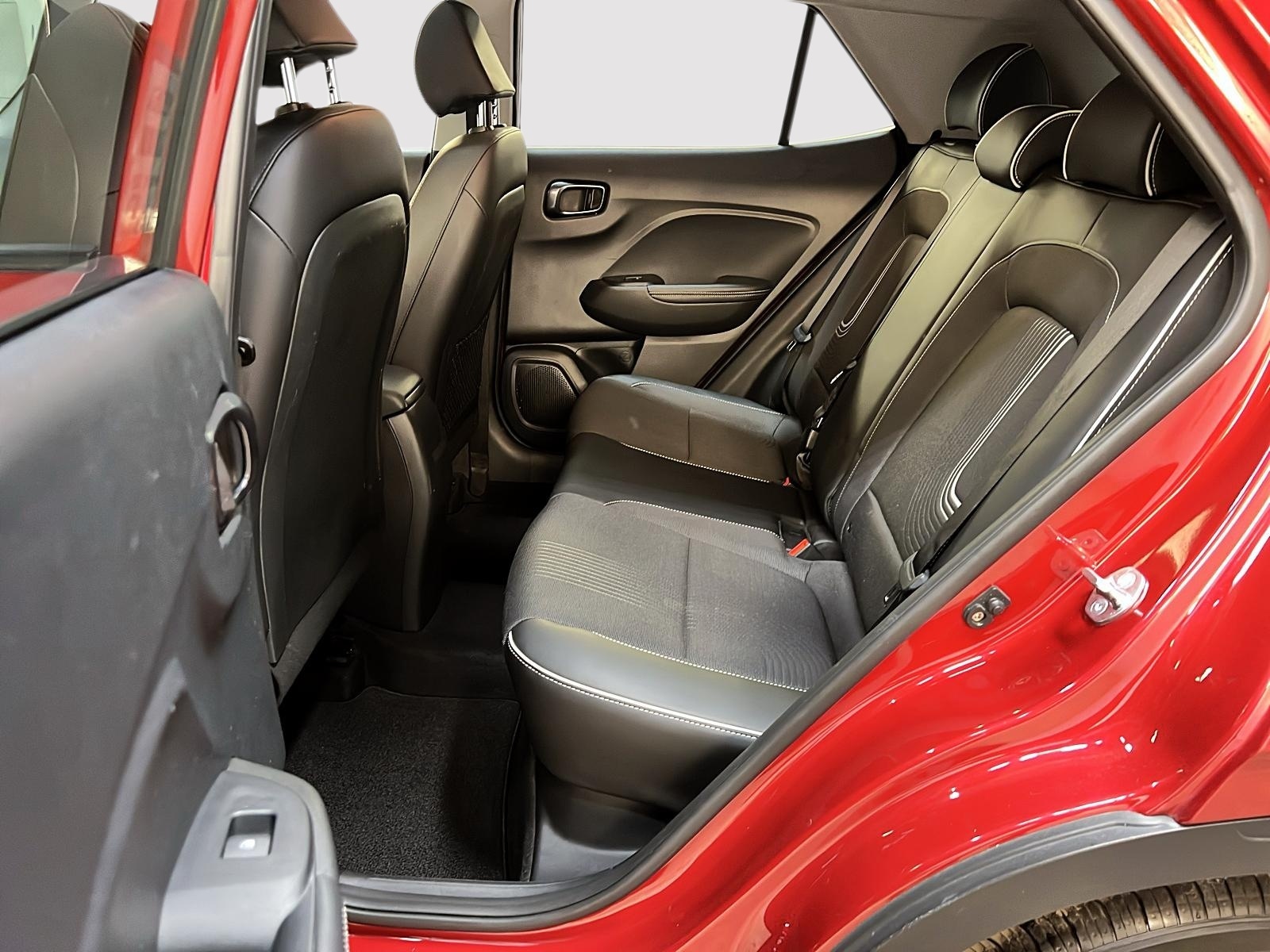 Hyundai Venue ULTIMATE TOIT 2023 - image #9