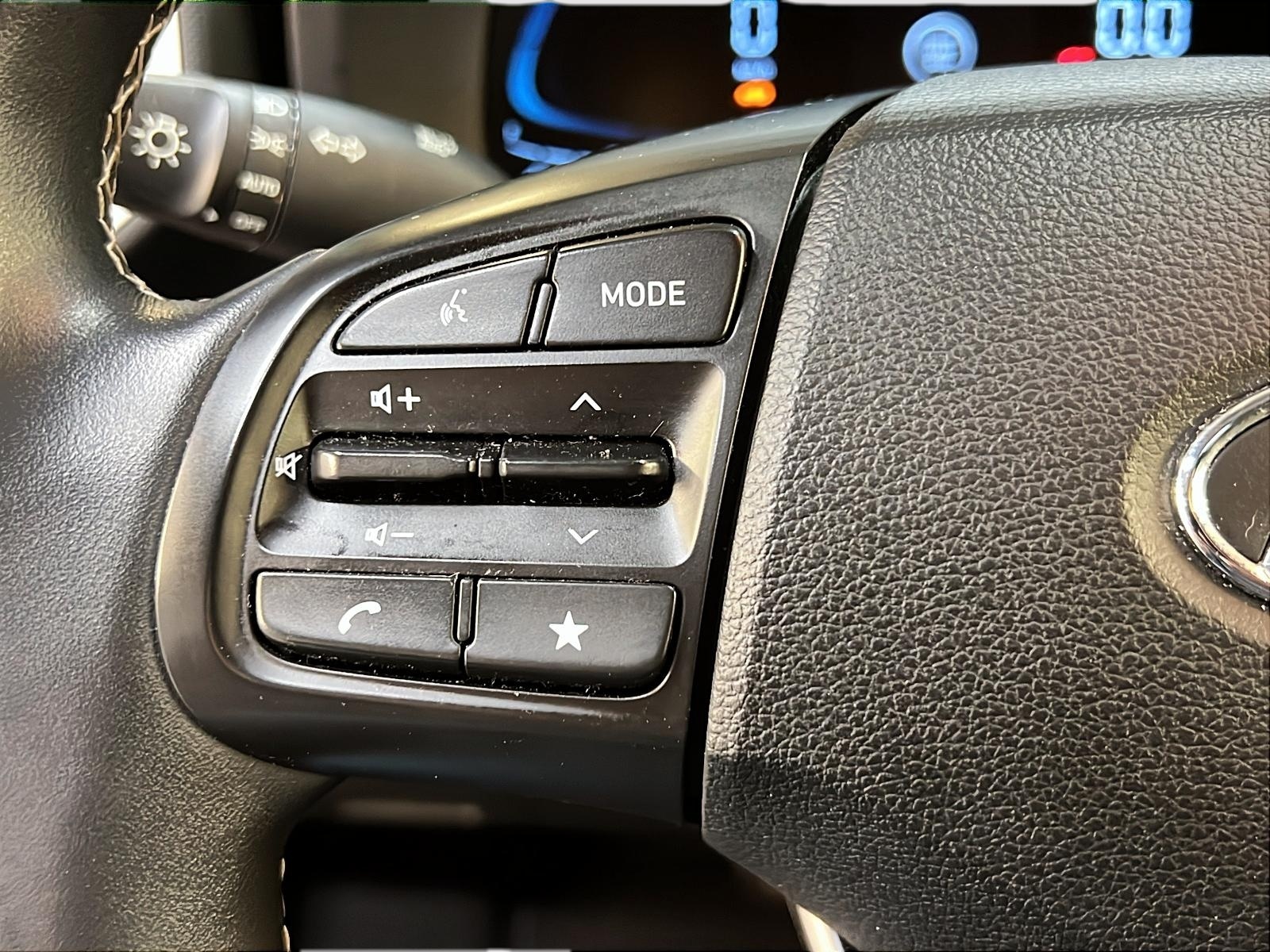 Hyundai Venue ULTIMATE TOIT 2023 - image #19