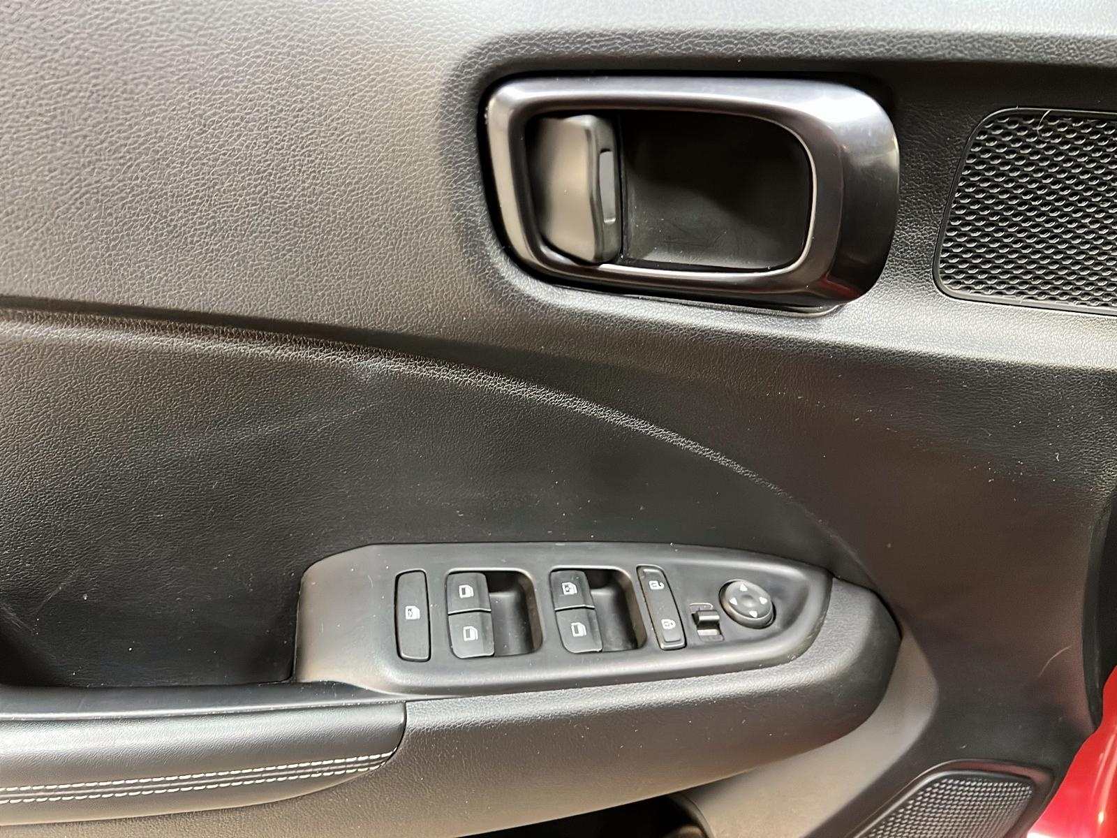 Hyundai Venue ULTIMATE TOIT 2023 - image #21