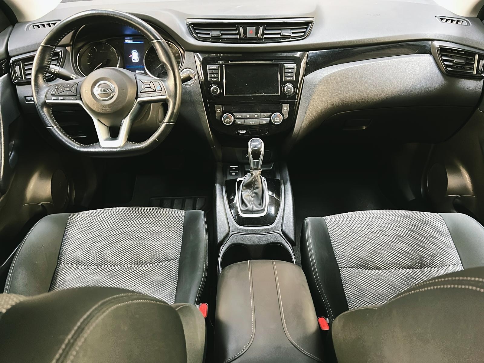 Nissan Qashqai SV TOIT 4RM 2022 - image #11