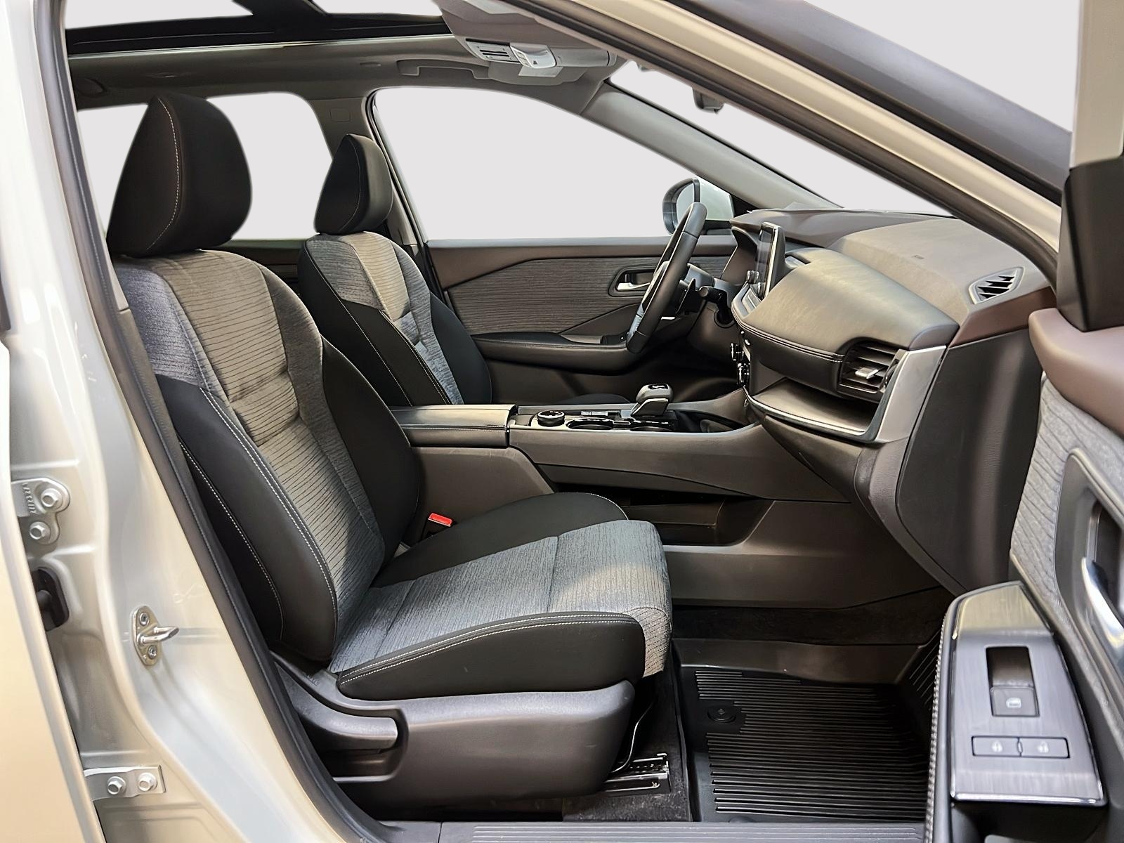 Nissan Rogue SV TOIT PANO 4RM 2023 — photo 8