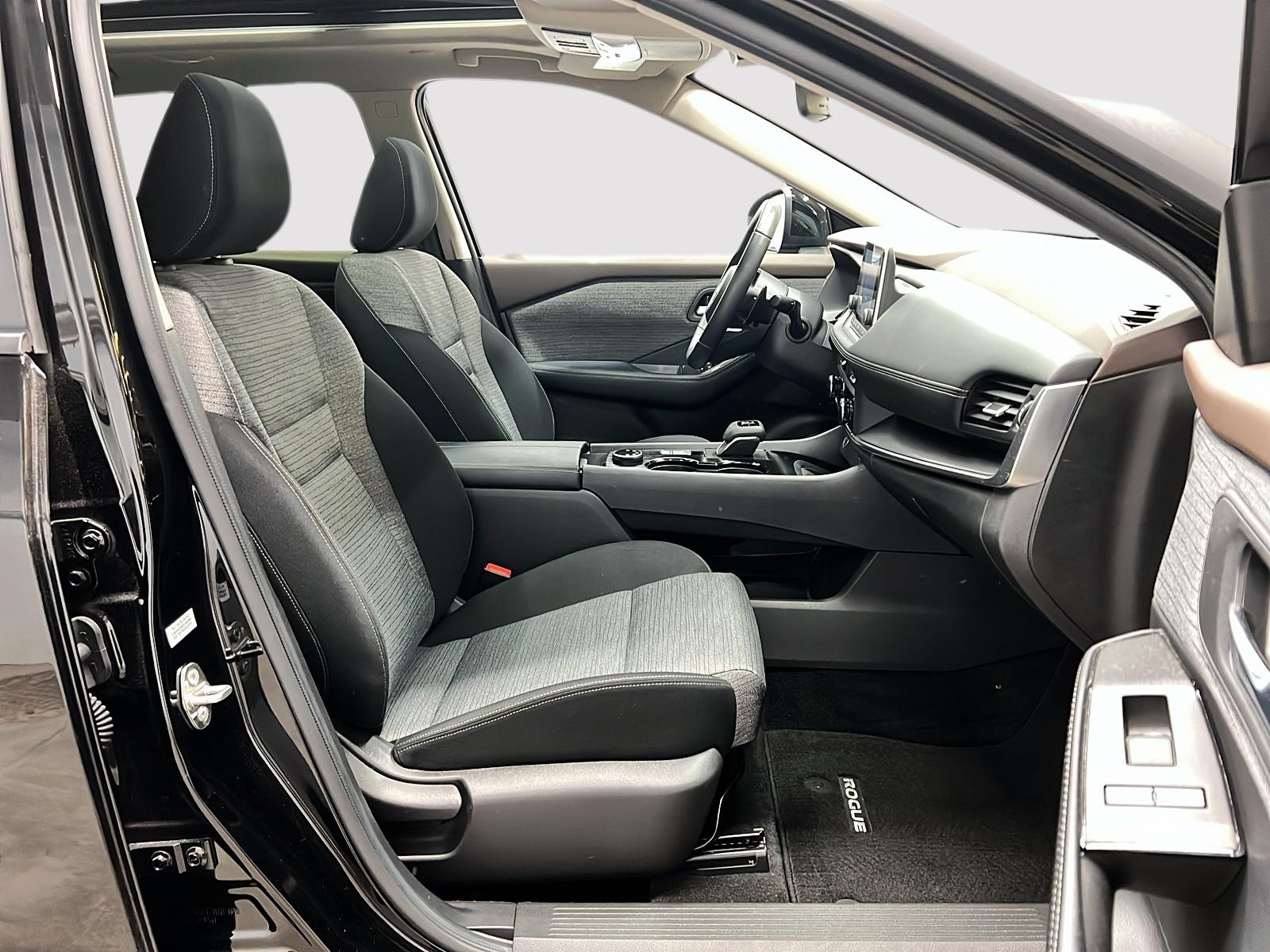 Nissan Rogue SV TOIT PANO 4RM 2023 — photo 8
