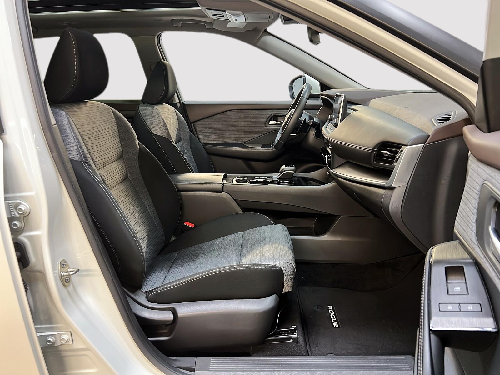 Nissan Rogue SV TOIT PANO 4RM 2023 — photo 8