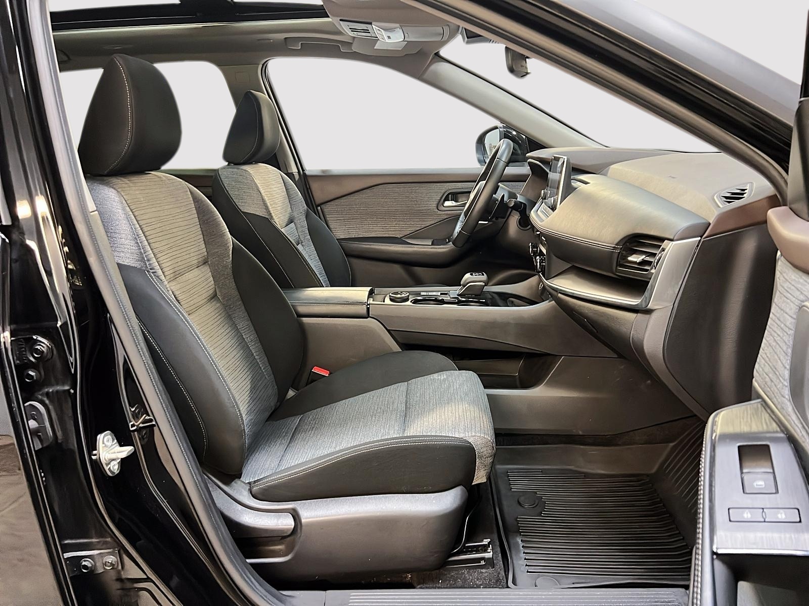 Nissan Rogue SV TOIT PANO 4RM 2023 — photo 8