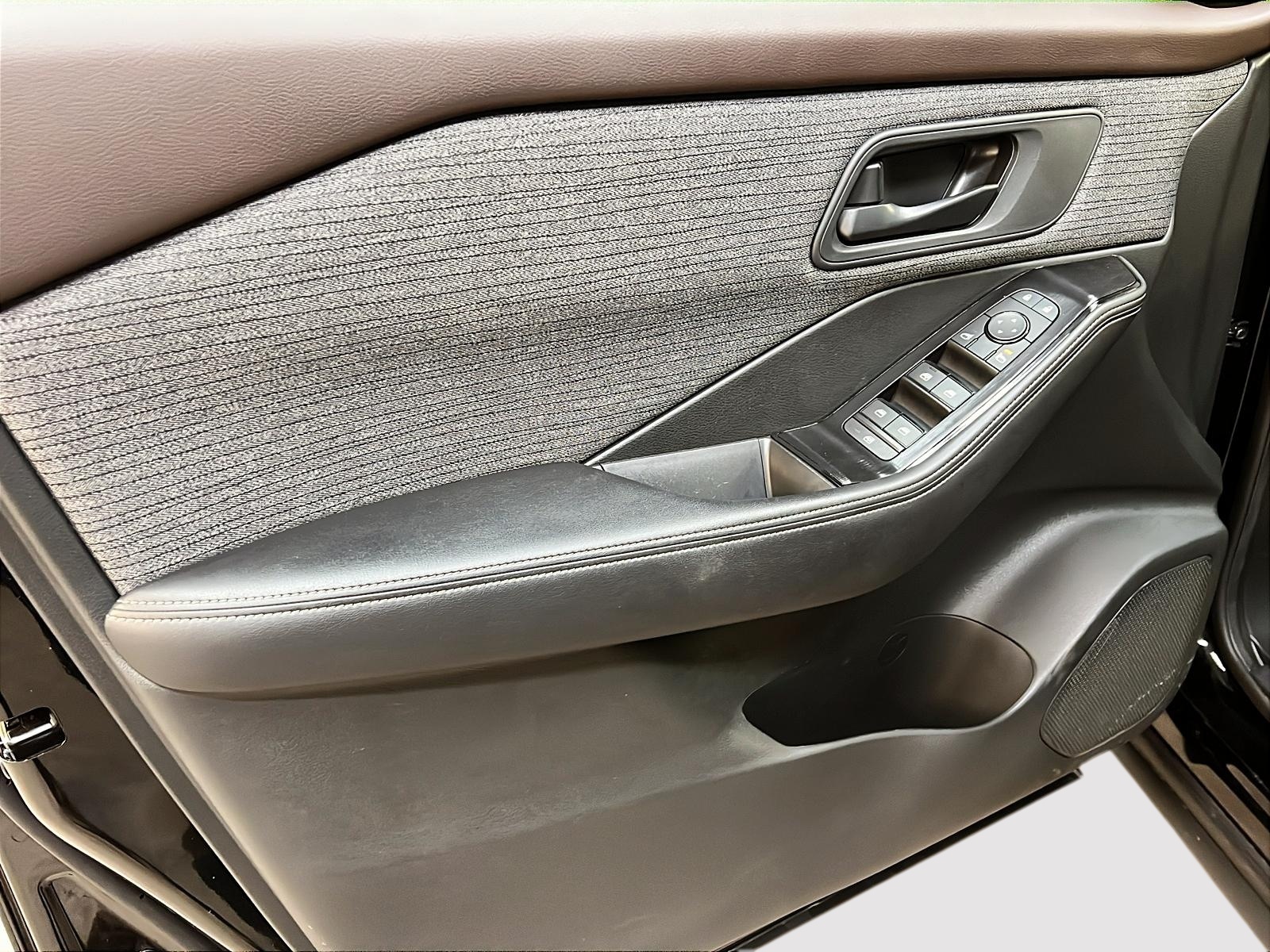 Nissan Rogue S 2022 - image #22