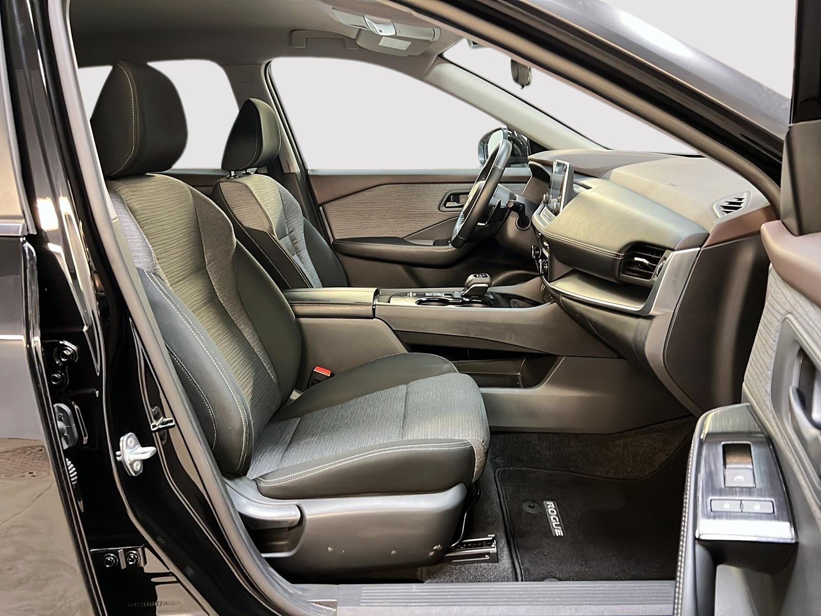 Nissan Rogue S 2022 - image #8