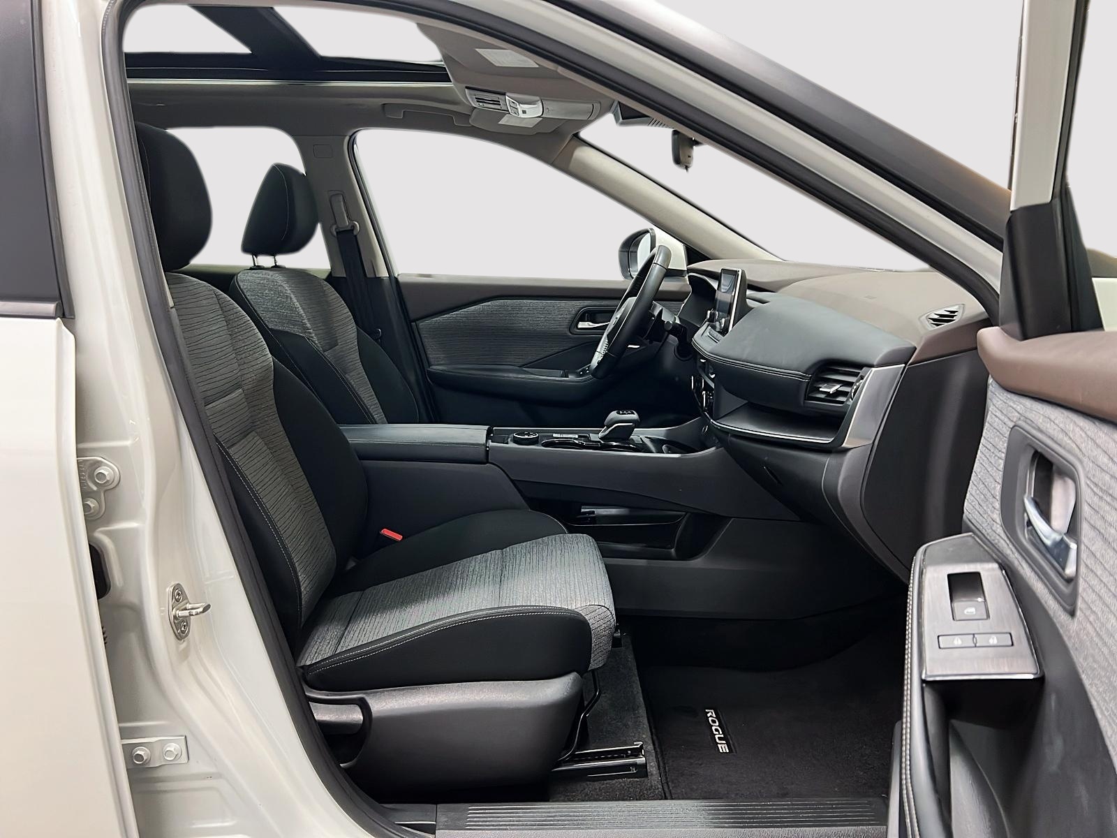 Nissan Rogue SV TOIT PANO 4RM 2023 — photo 8