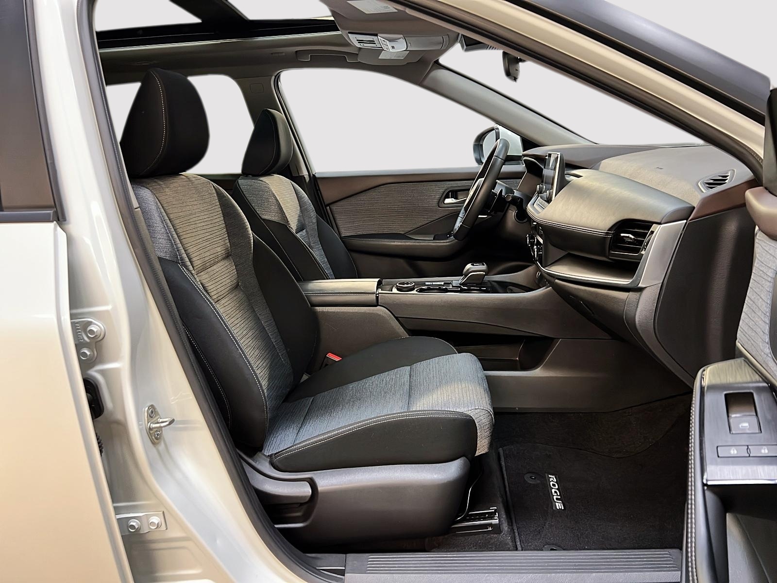 Nissan Rogue SV TOIT PANO 4RM 2023 — photo 8