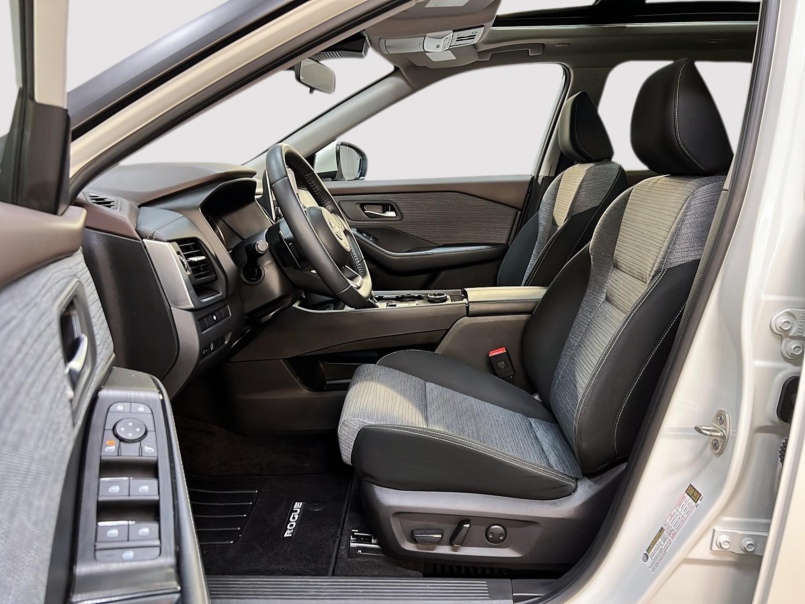 Nissan Rogue SV TOIT PANO 4RM 2023 — photo 7