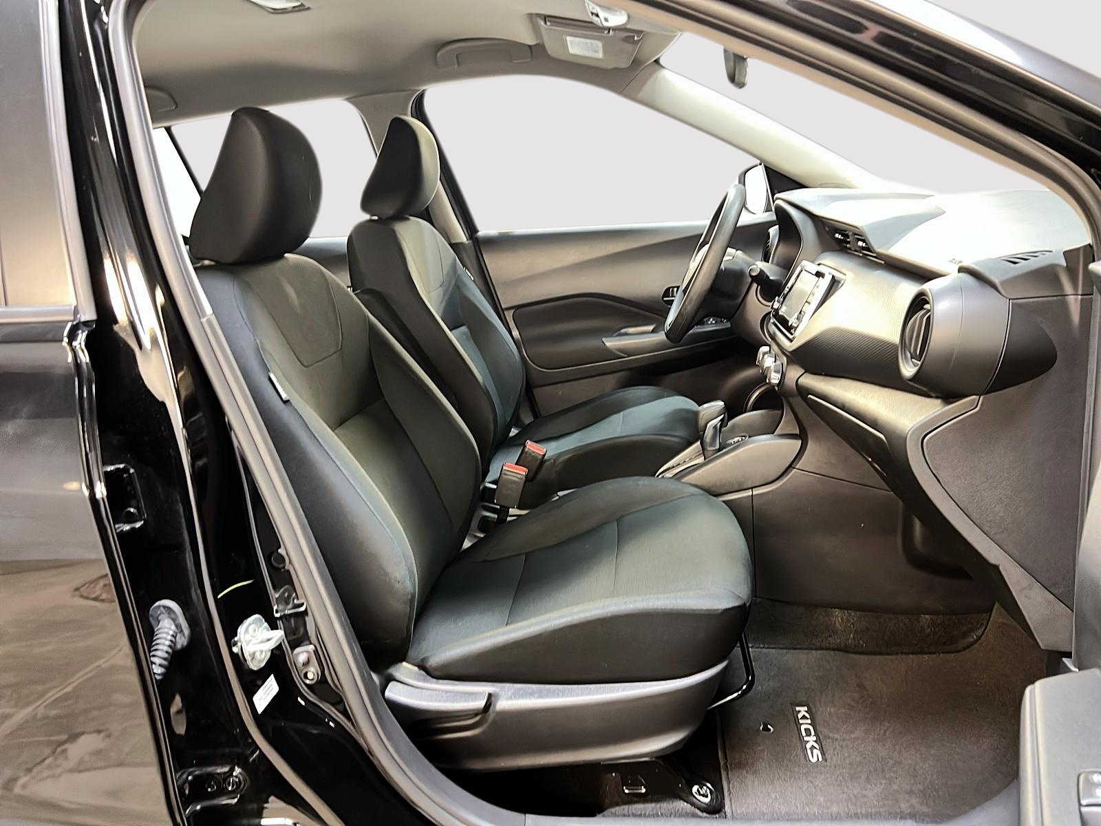 Nissan Kicks S 2024 — photo 8