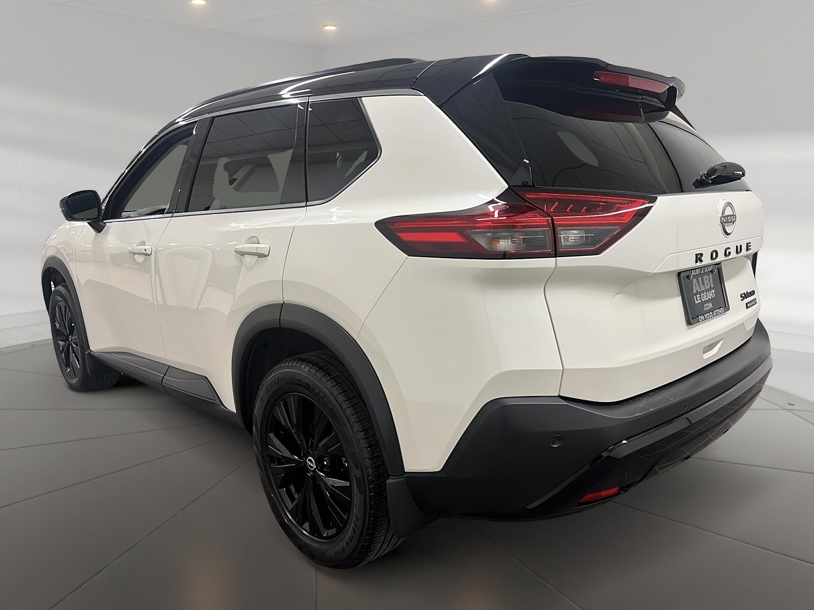Nissan Rogue SV MIDNIGHT CUIR TOIT PANO 4RM 2023 — photo 6