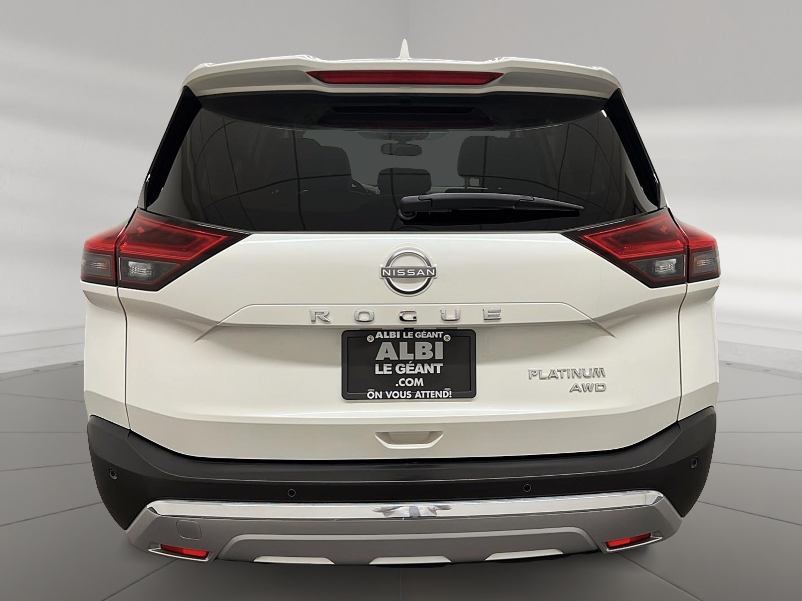 Nissan Rogue PLATINUM CUIR TOIT PANO NAV 4RM 2023 — photo 5