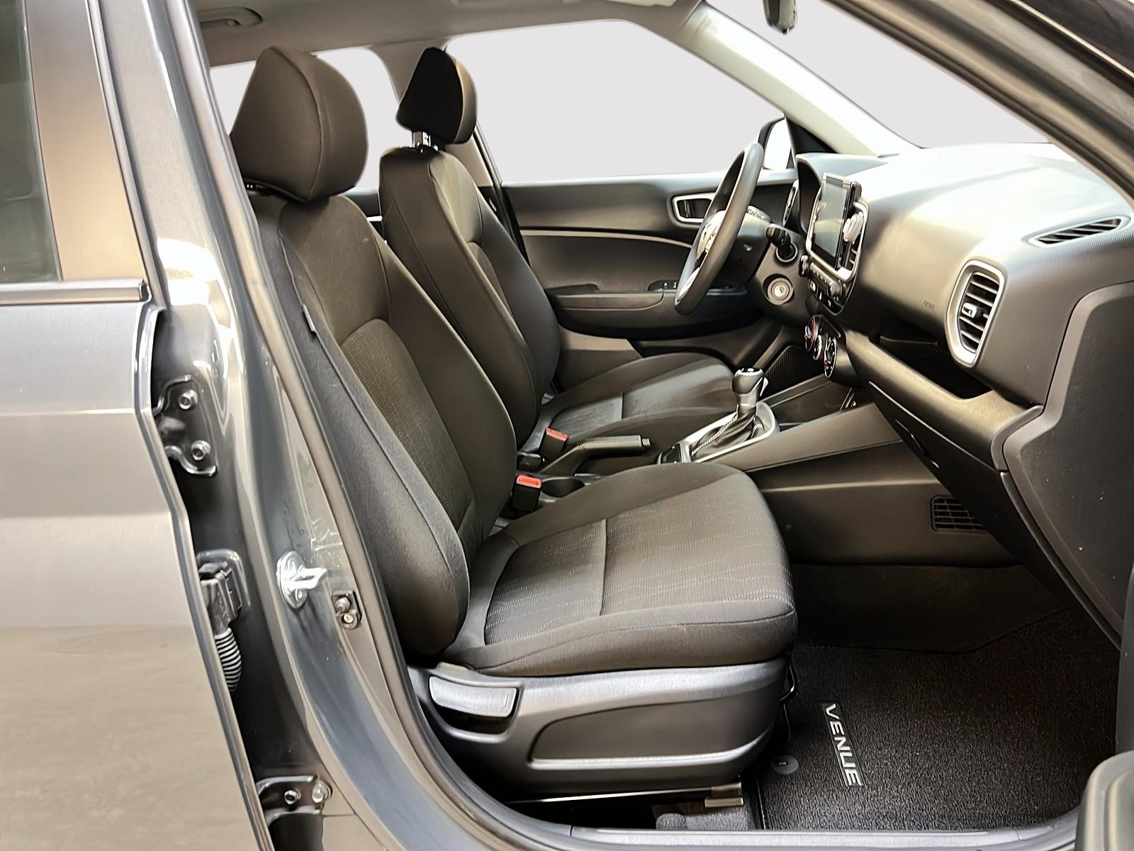 Hyundai Venue ESSENTIEL 2023 - image #8