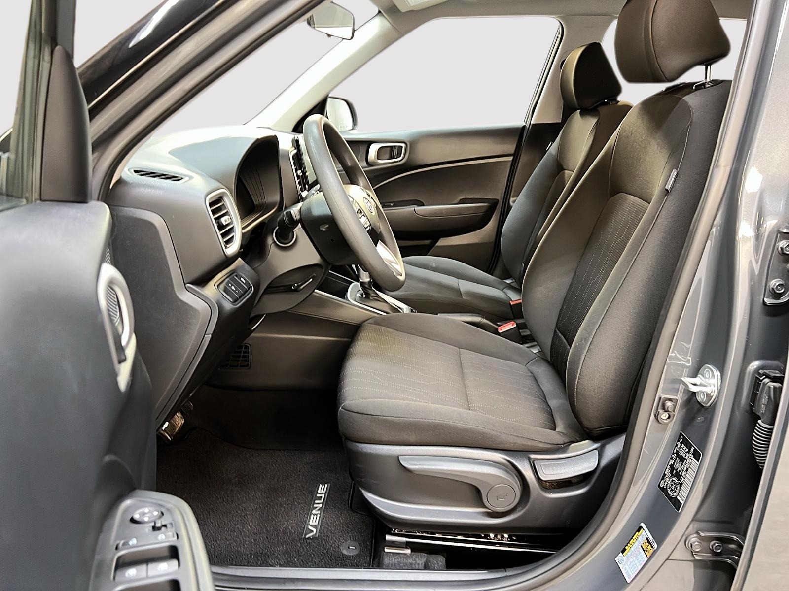 Hyundai Venue ESSENTIEL 2023 - image #7