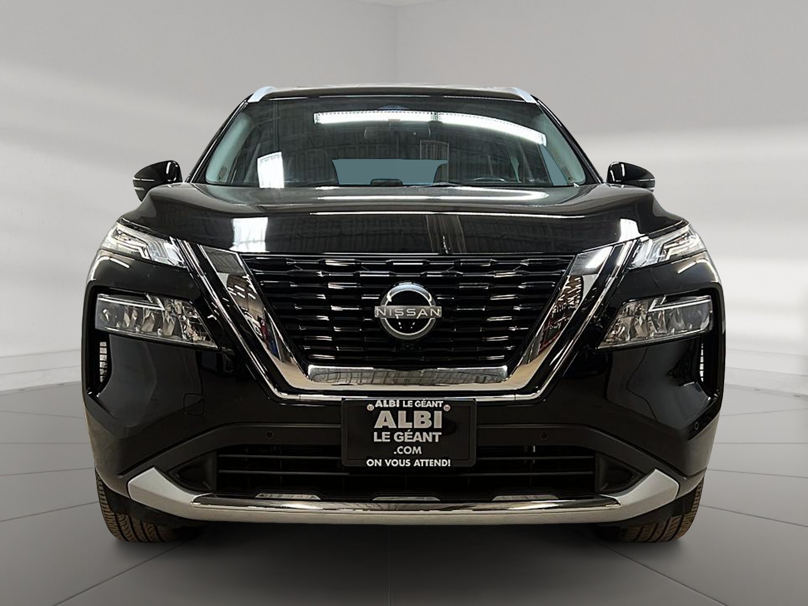 Nissan Rogue PLATINUM CUIR TOIT PANO NAV 4RM 2023 — photo 2