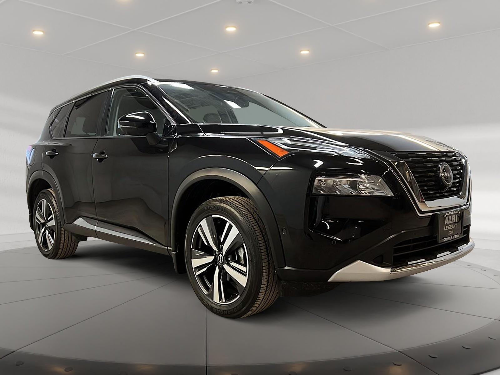 Nissan Rogue PLATINUM CUIR TOIT PANO NAV 4RM 2023 — photo 3