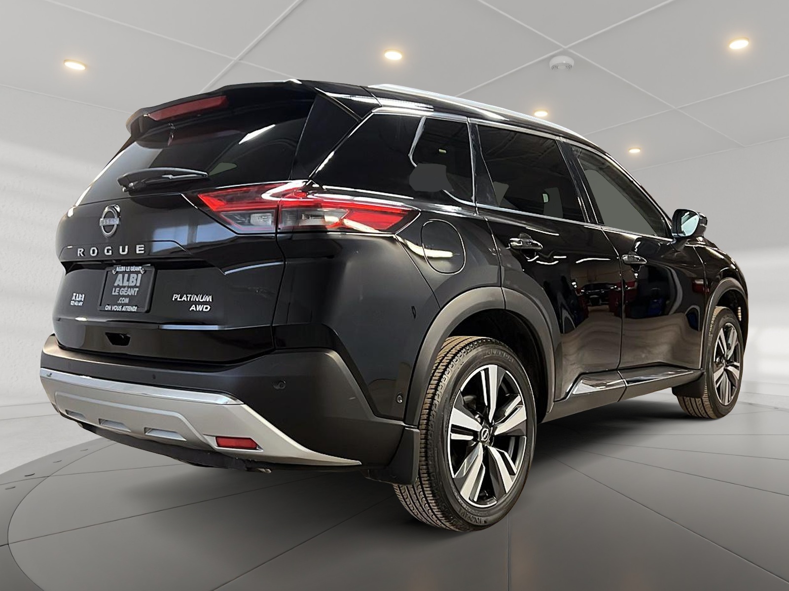 Nissan Rogue PLATINUM CUIR TOIT PANO NAV 4RM 2023 — photo 4