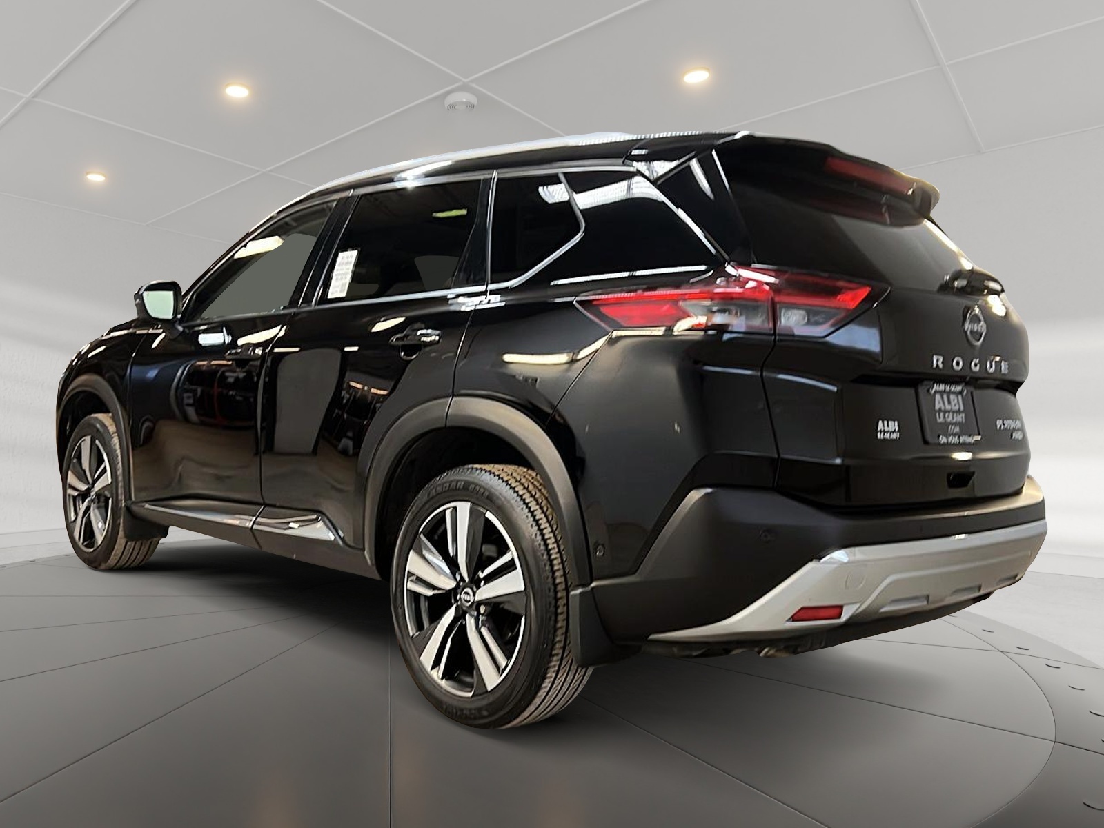 Nissan Rogue PLATINUM CUIR TOIT PANO NAV 4RM 2023 — photo 6