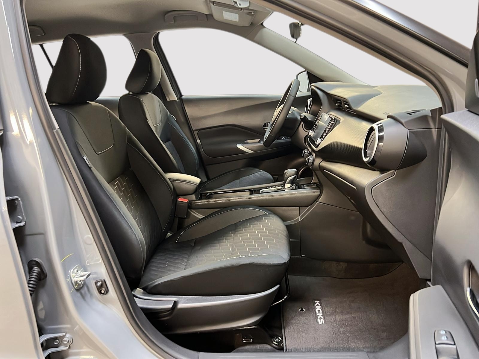 Nissan Kicks SV 2024 — photo 8