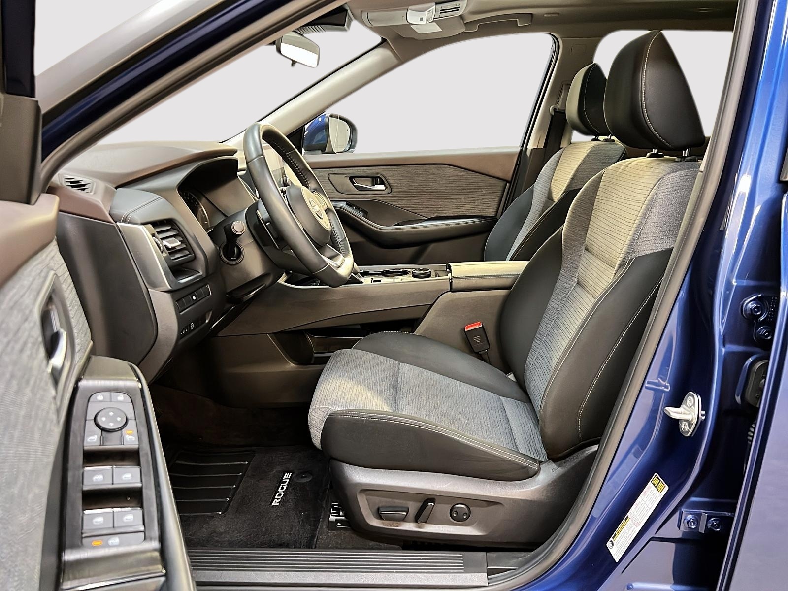 Nissan Rogue SV TOIT PANO 4RM 2023 — photo 7