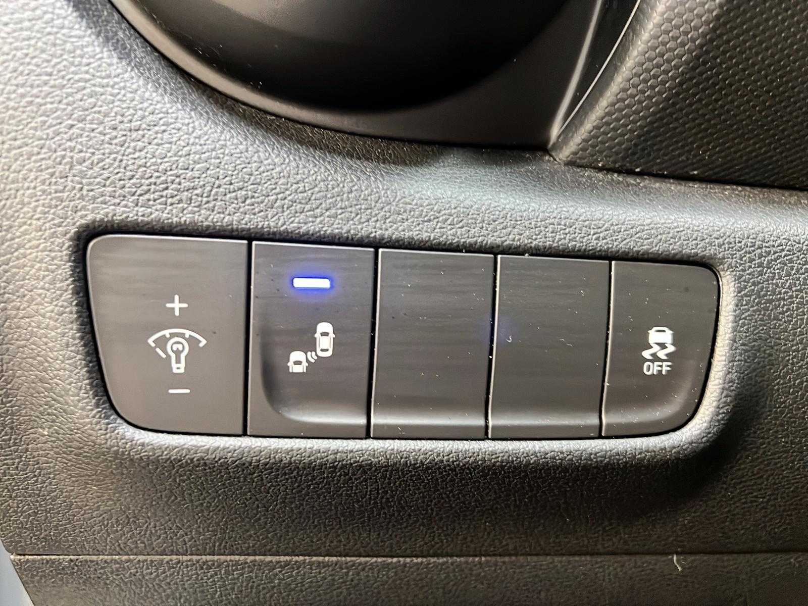 Hyundai Kona PREFERRED 4RM 2021 - image #20