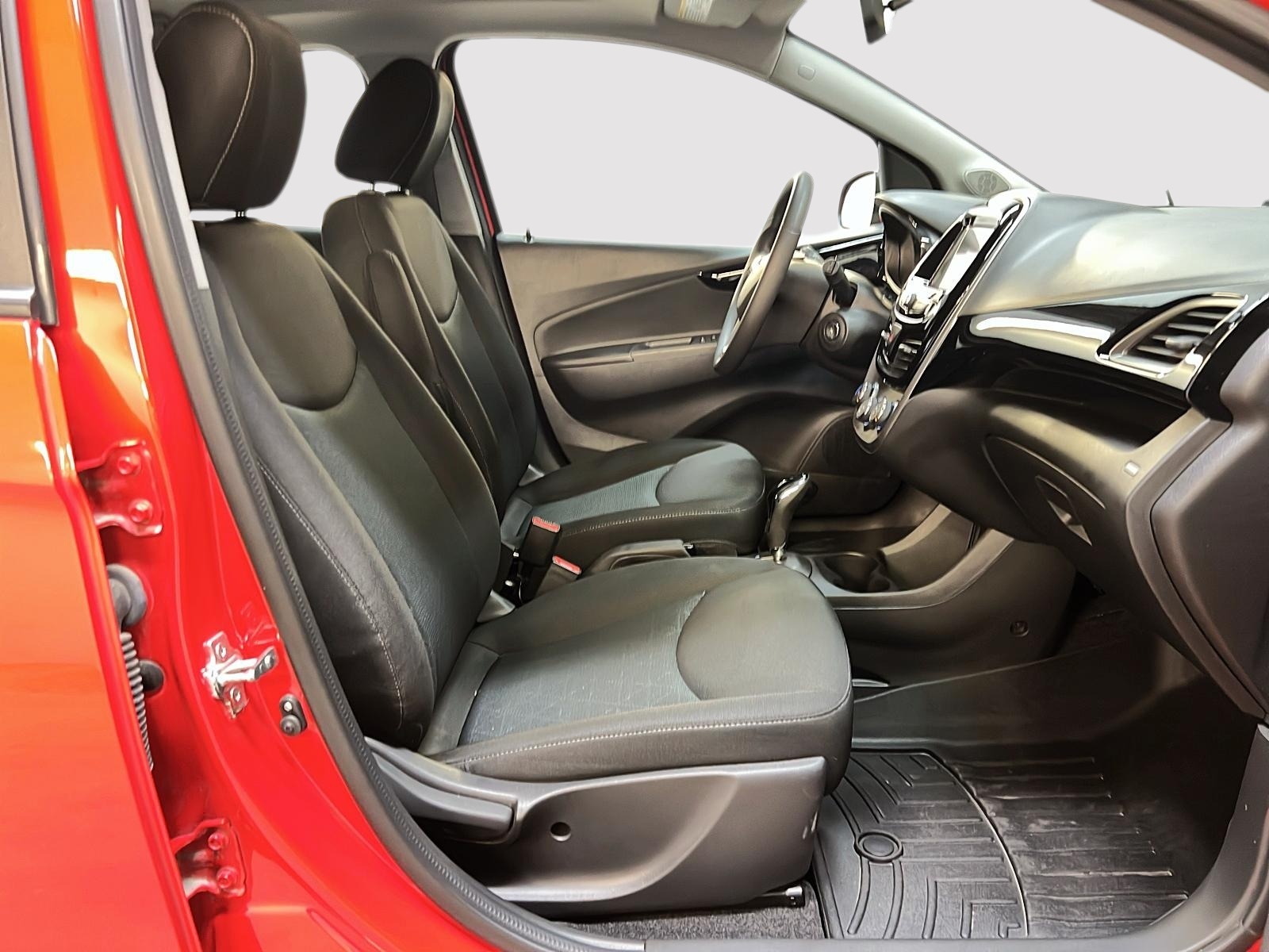 Chevrolet Spark 1LT 2022 - image #8