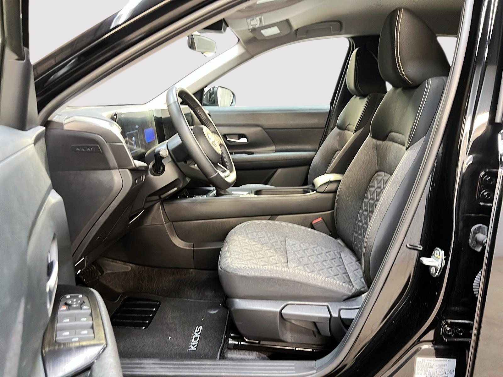 Nissan Kicks SV 2025 — photo 7