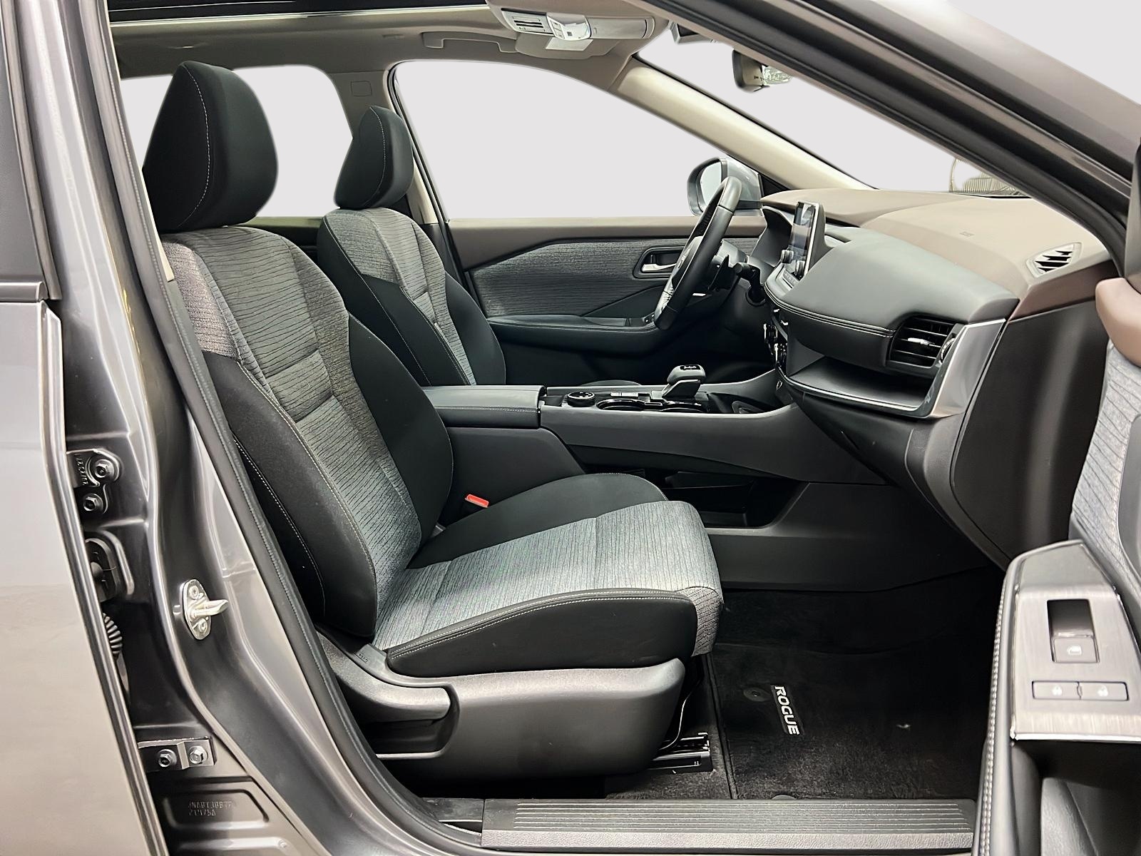 Nissan Rogue SV TOIT PANO 4RM 2023 — photo 8