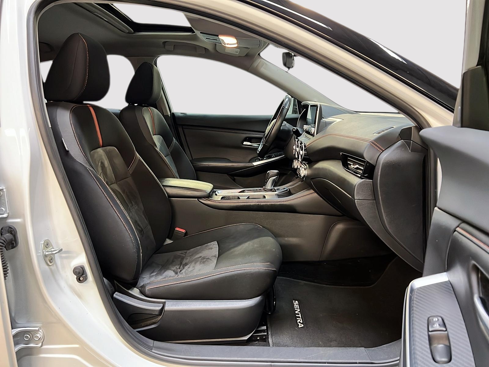 Nissan Sentra SR MIDNIGHT TOIT 2022 - image #8