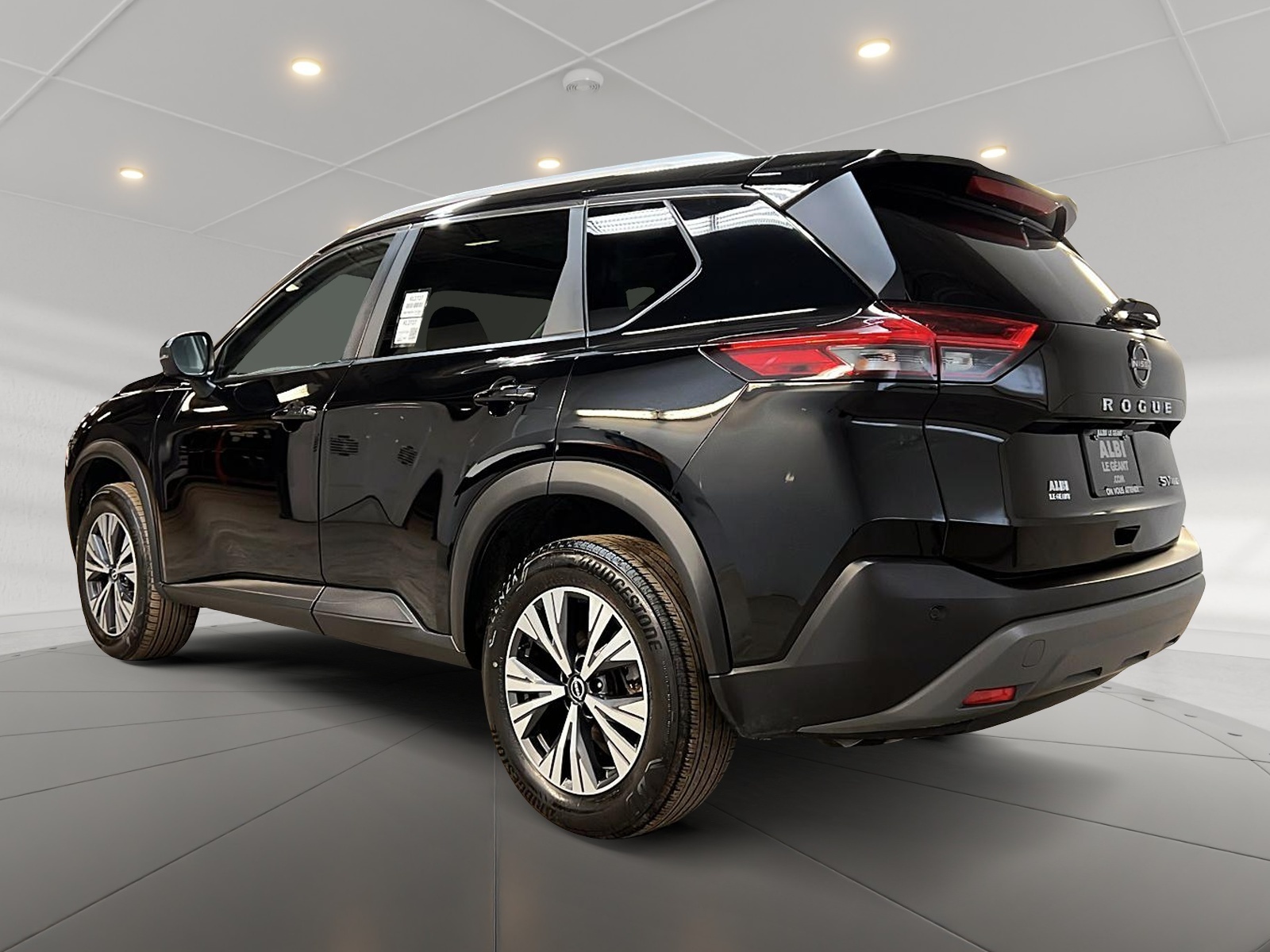 Nissan Rogue SV TOIT PANO 4RM 2023 — photo 6