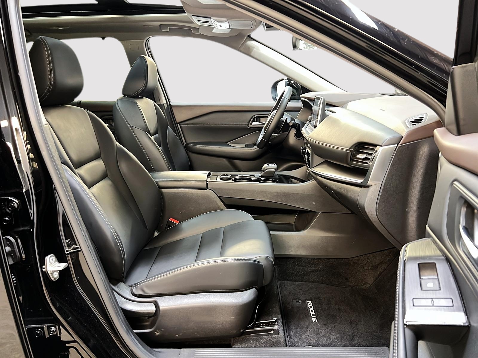 Nissan Rogue SV MIDNIGHT CUIR TOIT PANO 4RM 2023 — photo 8