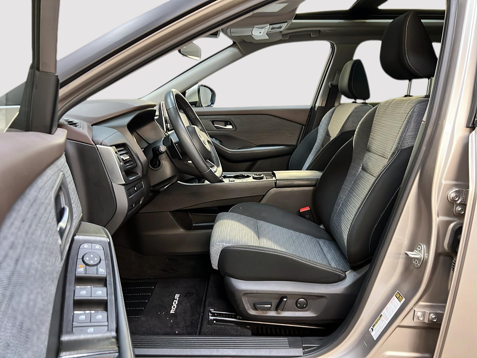 Nissan Rogue SV TOIT PANO 4RM 2023 — photo 7