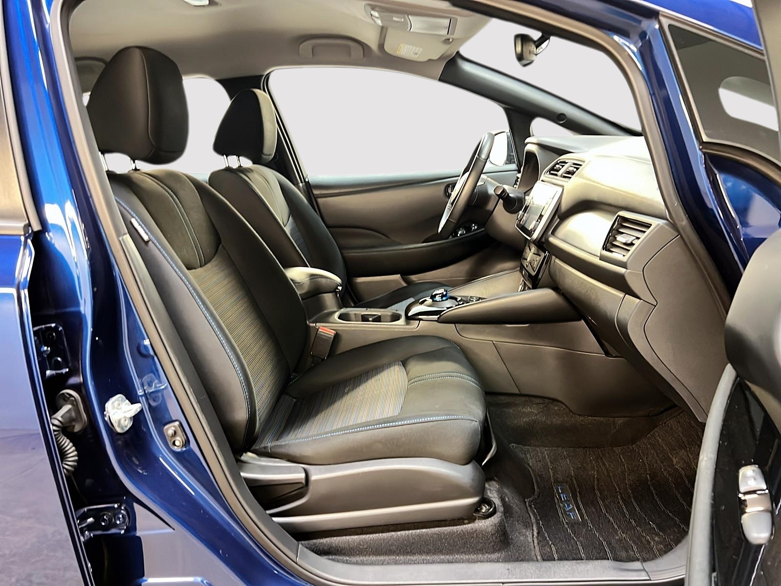 Nissan Leaf SV PLUS NAV 2023 — photo 8