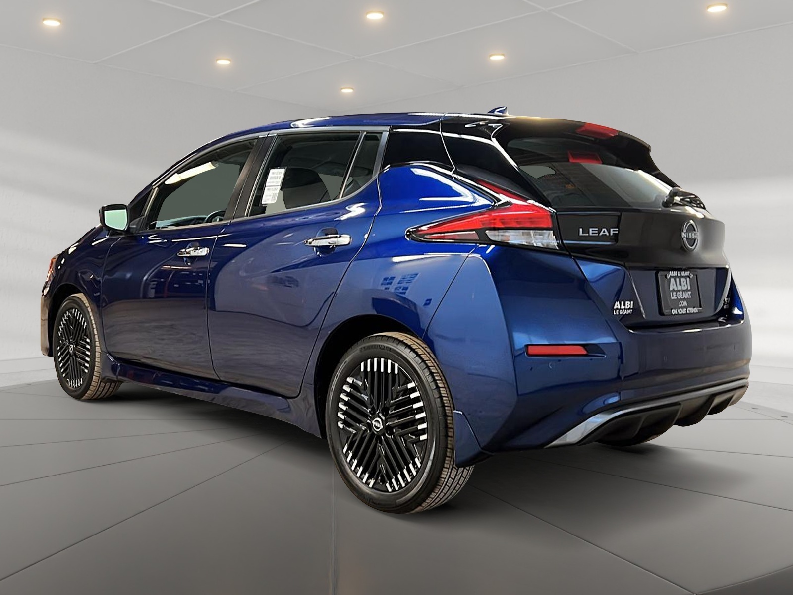 Nissan Leaf SV PLUS NAV 2023 — photo 6