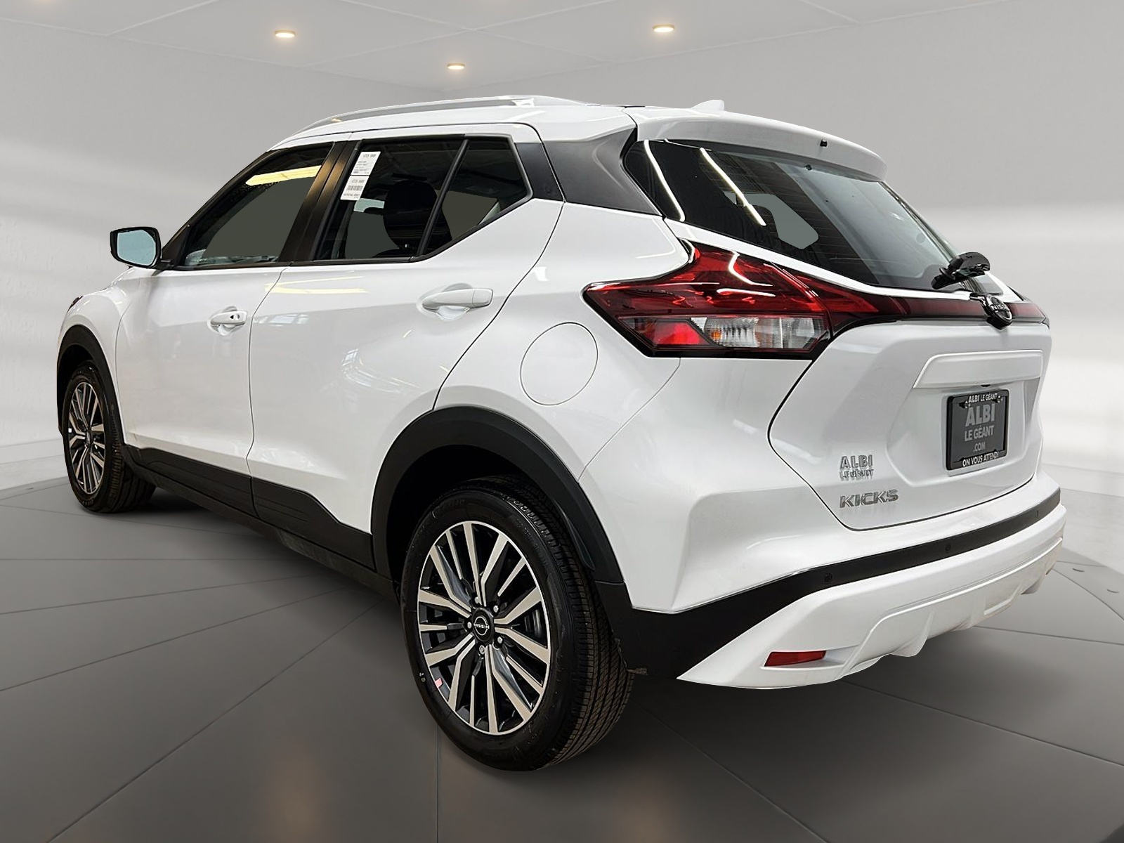 Nissan KICKS PLAY SV 2025 — photo 6