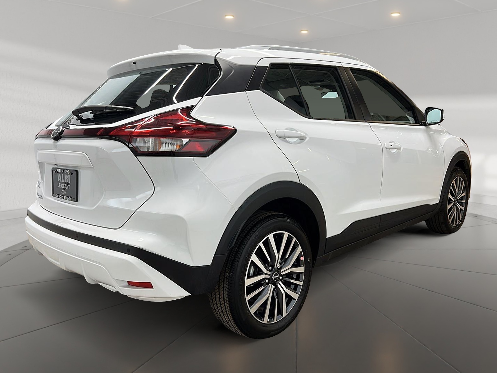 Nissan KICKS PLAY SV 2025 — photo 4