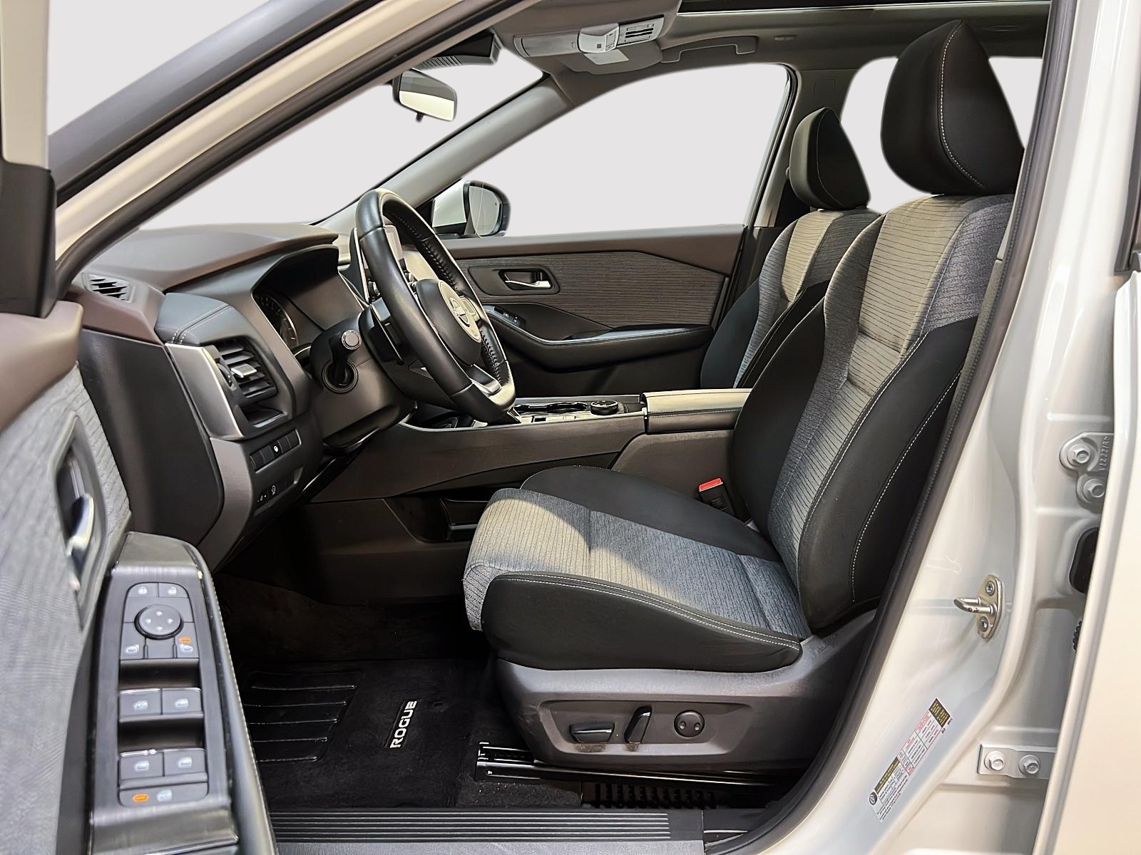 Nissan Rogue SV TOIT PANO 4RM 2023 — photo 7