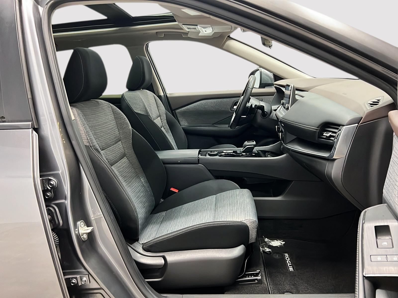 Nissan Rogue SV TOIT PANO 4RM 2023 — photo 8