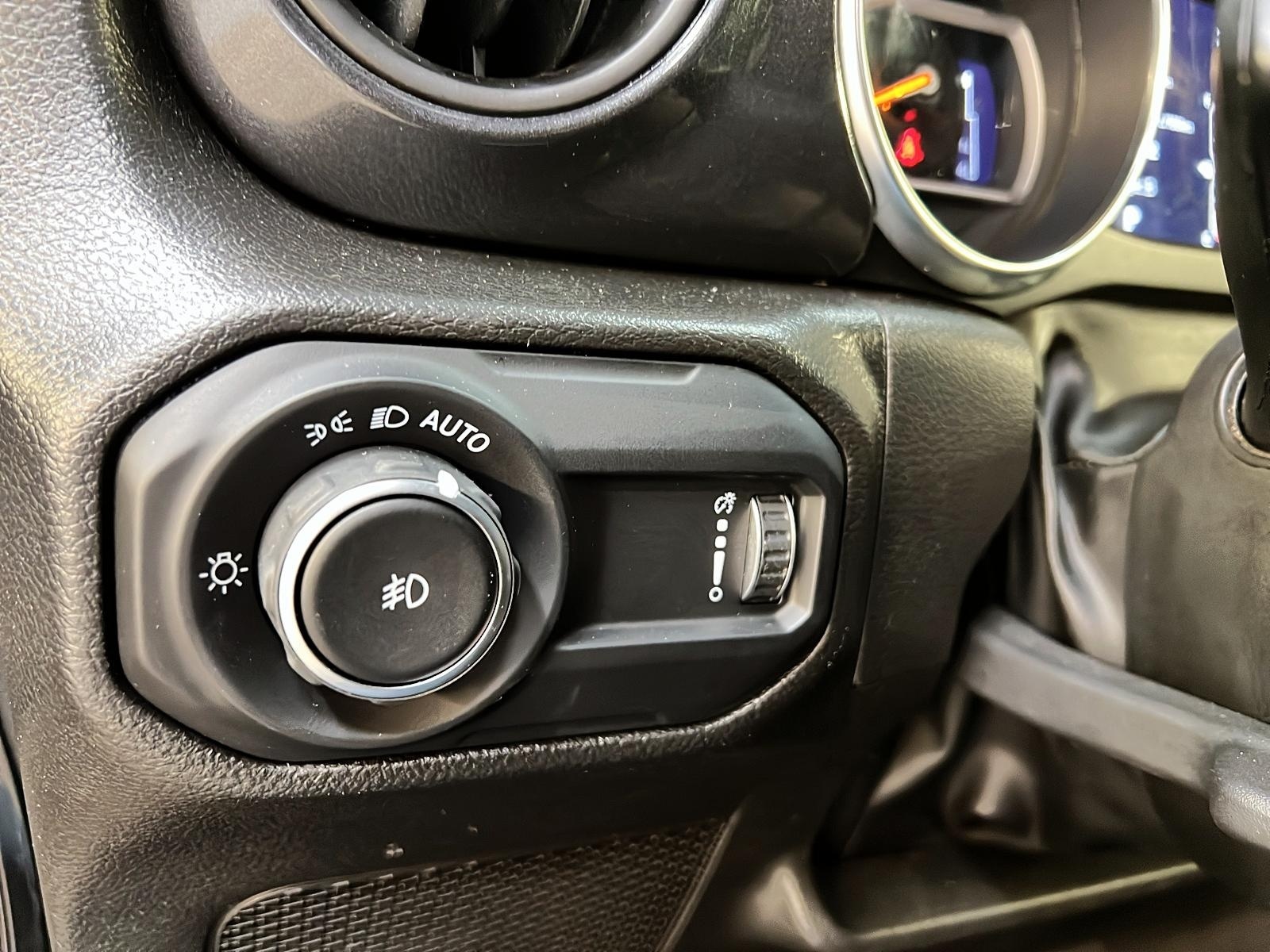 Jeep Wrangler UNLIMITED SPORT ALTITUDE NAV 4X4 2023 - image #19