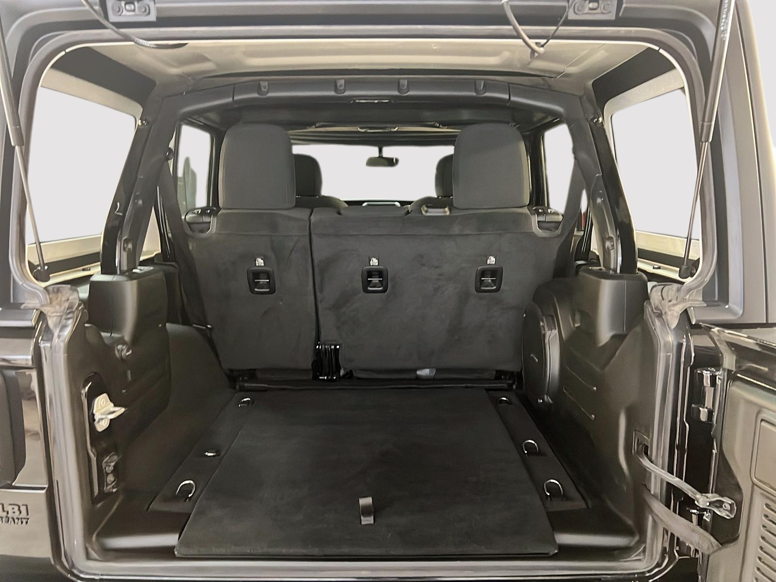 Jeep Wrangler 2023 - Image #12