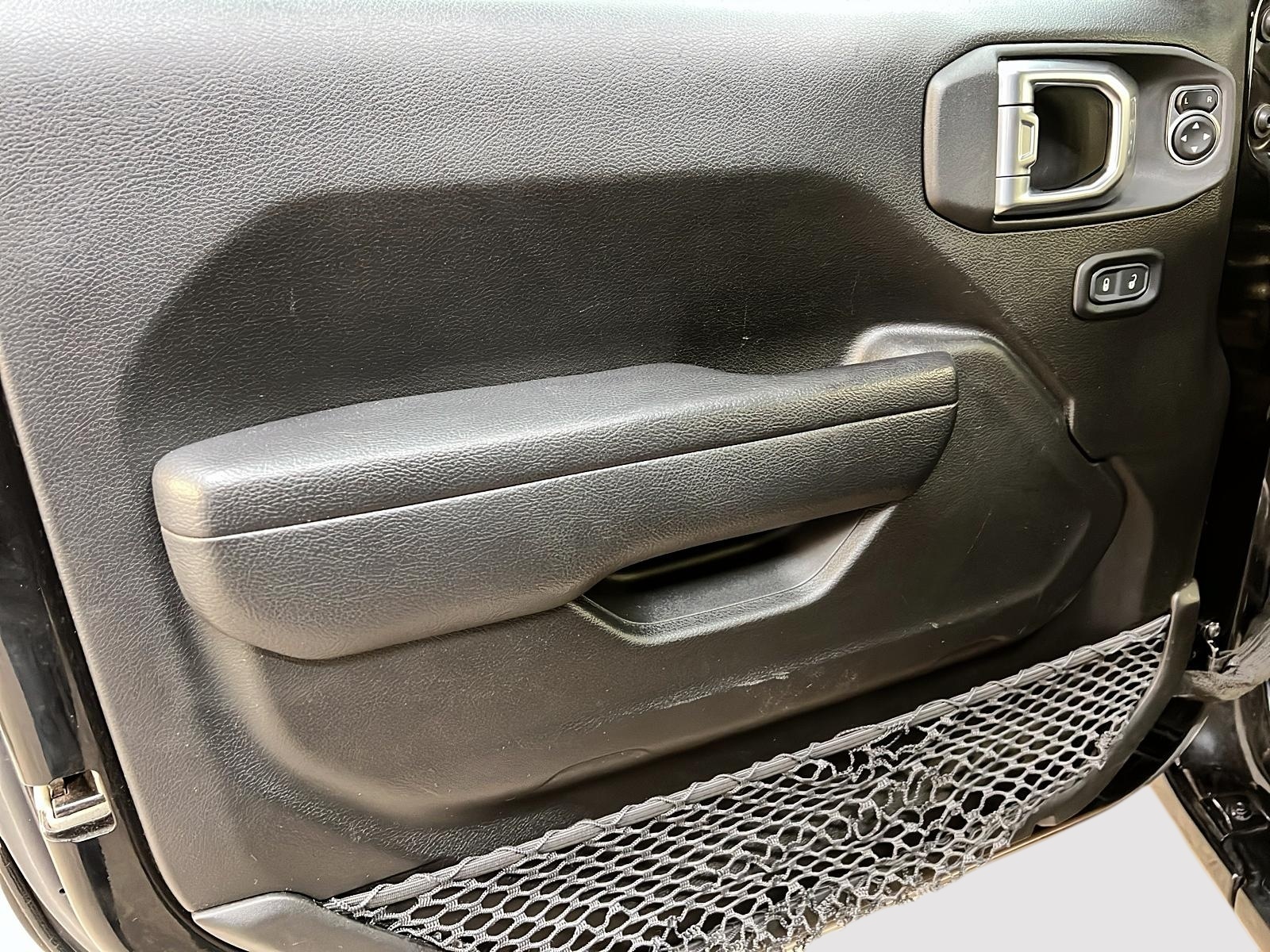 Jeep Wrangler 2023 - Image #21