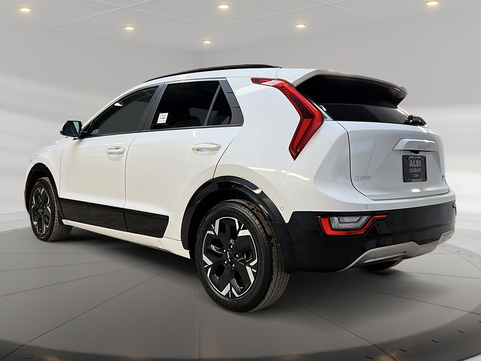 Kia NIRO EV LIMITED CUIR TOIT NAV 2023 - image #6