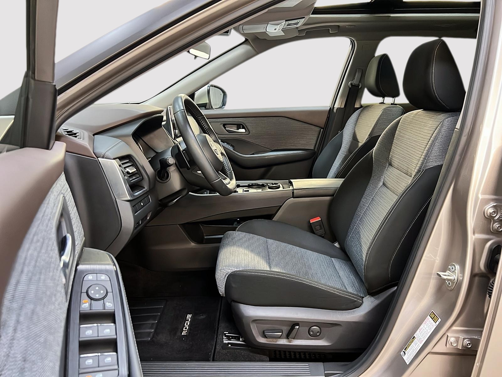 Nissan Rogue SV TOIT PANO 4RM 2023 — photo 7