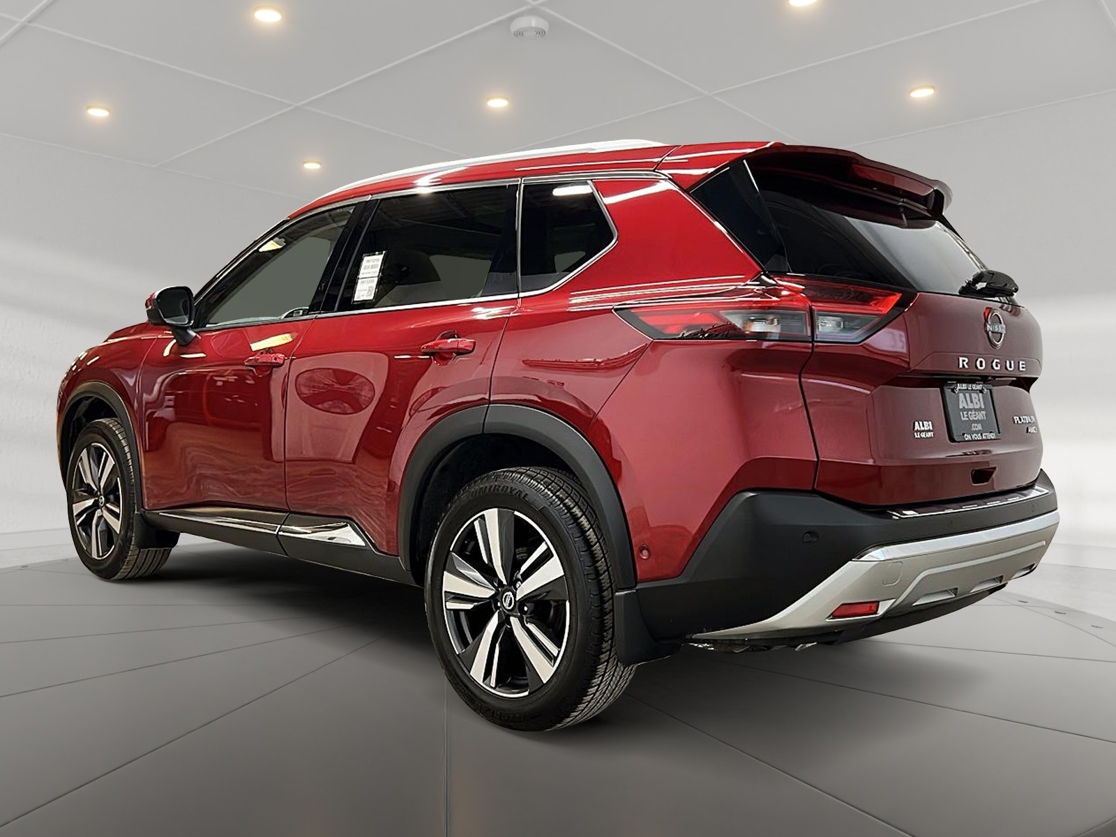 Nissan Rogue PLATINUM CUIR TOIT PANO NAV 4RM 2023 — photo 6